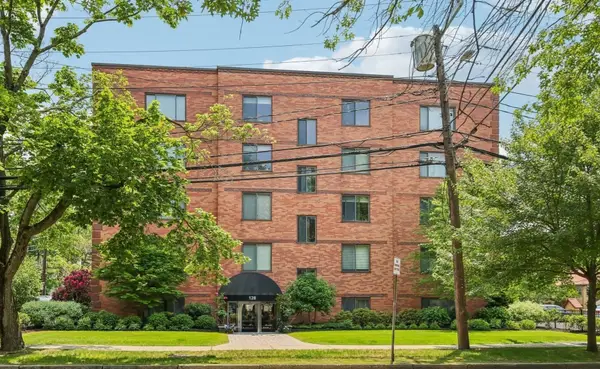 128 Pleasant St #303, Arlington, MA 02476