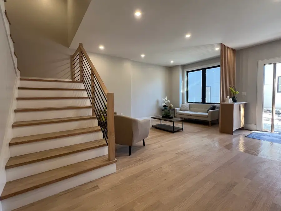 53 Oak, Newton, MA 02465 - #3