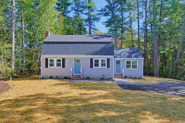 127 Crescent Pl, Hanson, MA 02341