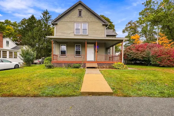 34 Joyce St, Webster, MA 01570
