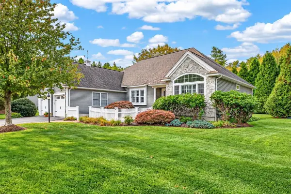 22 Silver Brook Ln #22, Norwell, MA 02061