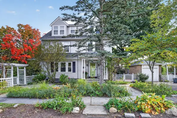4 Hawthorn Rd, Milton, MA 02186