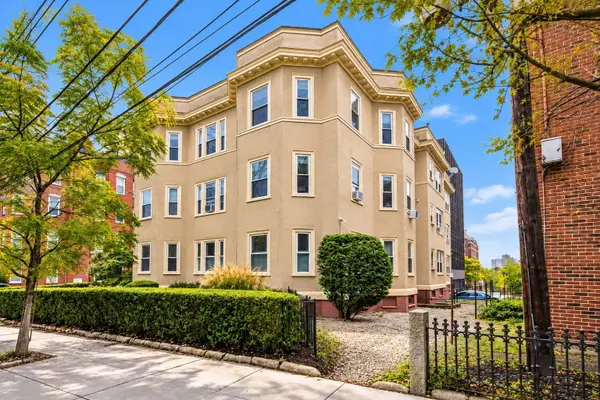 22 Centre St #3, Cambridge, MA 02139