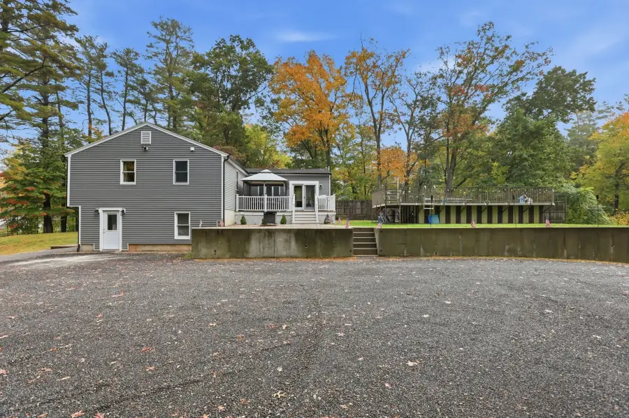 213 North St, Georgetown, MA 01833 - #3