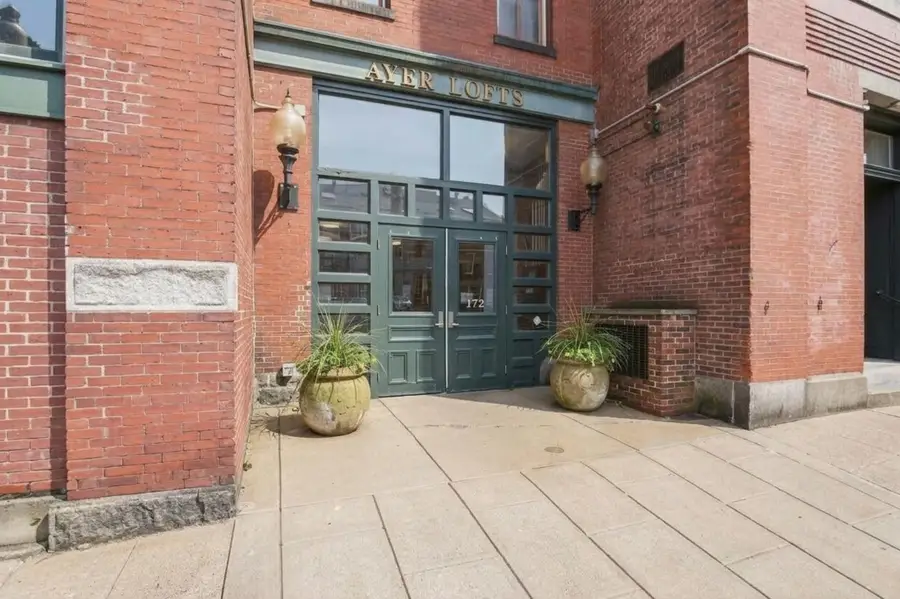 172 Middle Street #301, Lowell, MA 01852 - #3