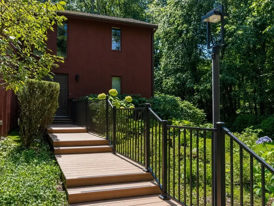 9 Running Stream Rd, Rehoboth, MA 02769 - #2