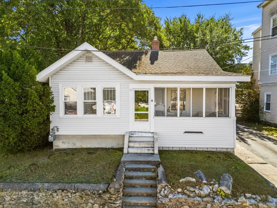 6 Hartford Ave W, Uxbridge, MA 01569 - #2