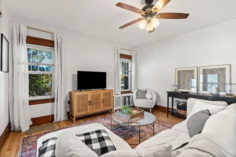 6 Hartford Ave W, Uxbridge, MA 01569 - #3