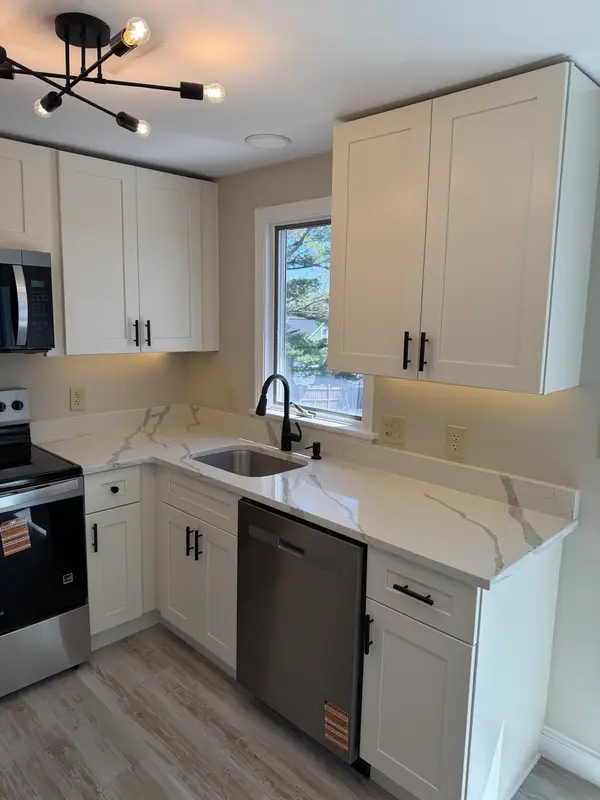 23 Victoria Heights Rd #23, Boston, MA 02136