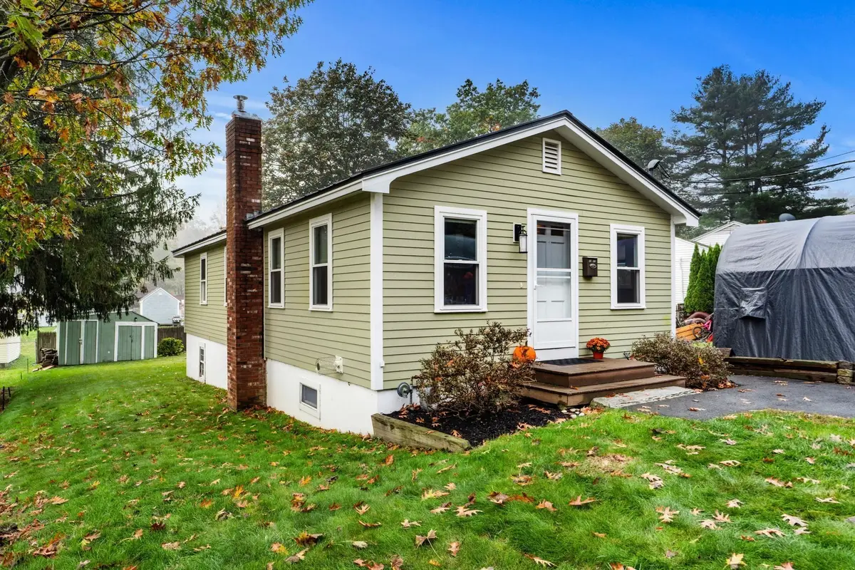 17 1/2 West Winkley St, Amesbury, MA 01913 - #1