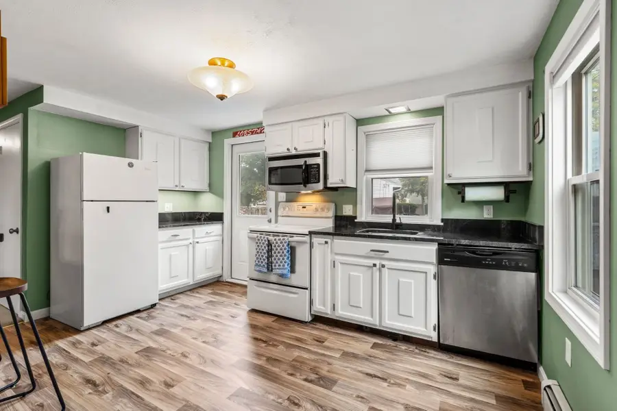17 1/2 West Winkley St, Amesbury, MA 01913 - #2