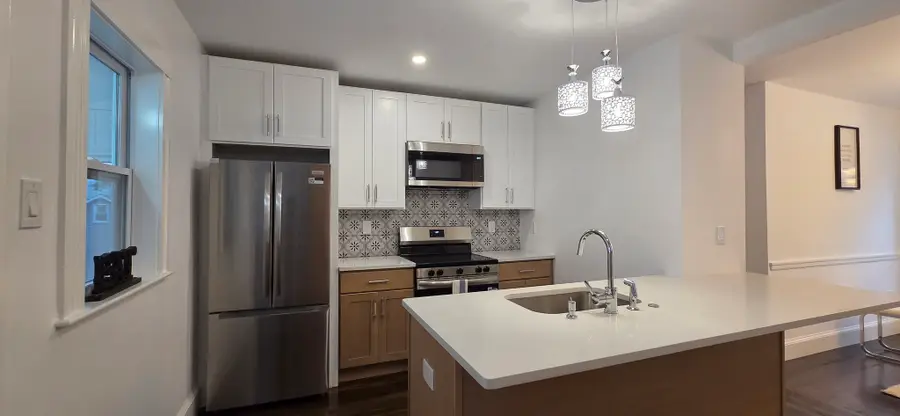 15 Howard St #2, Arlington, MA 02476 - #3