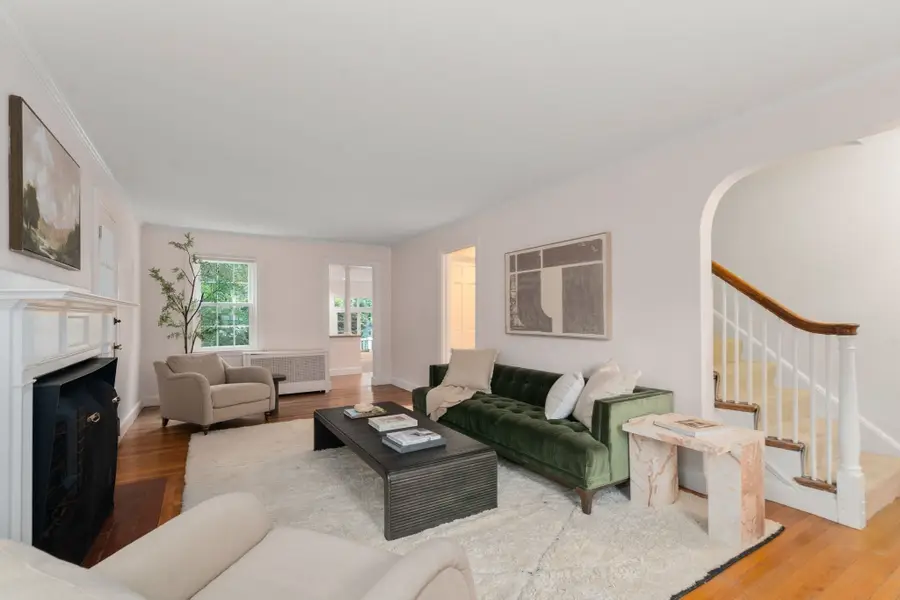11 Martin Rd, Wellesley, MA 02481 - #3