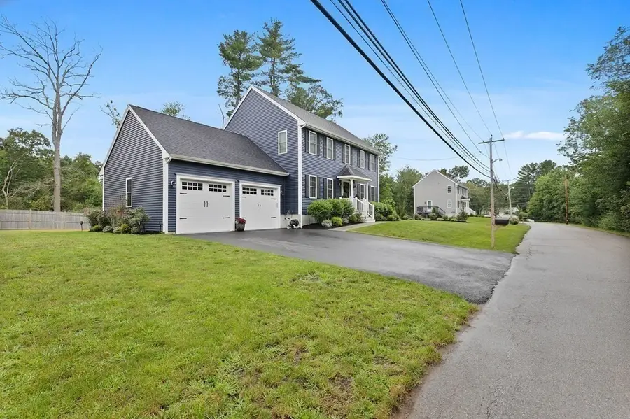 75 Old Oak St, East Bridgewater, MA 02333 - #3