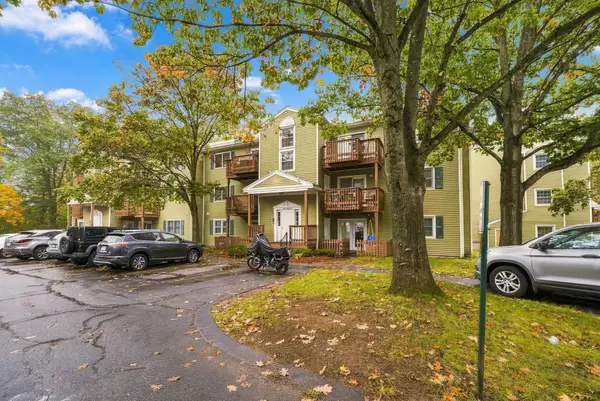 371 Aiken Ave #10, Lowell, MA 01850