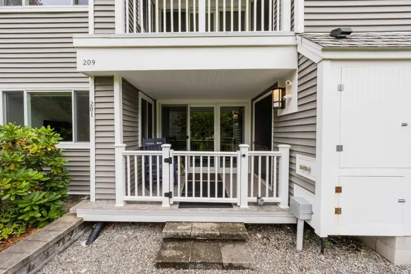 255 North Rd #201, Chelmsford, MA 01824