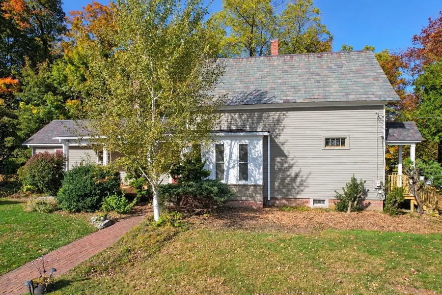 56 Glover St, Southbridge, MA 01550 - #3