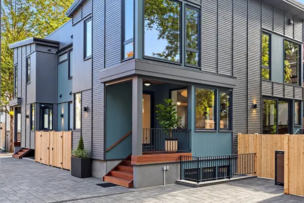 6 Holworthy Terrace #6, Cambridge, MA 02138