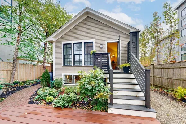 18 Hazel Street #18, Cambridge, MA 02138