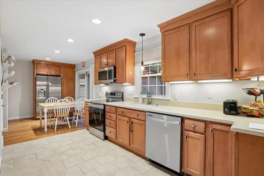 8 Brown Rd, Shirley, MA 01464 - #2