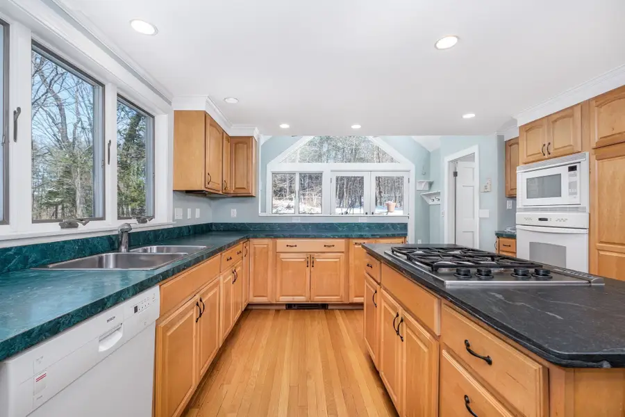 445 Glen Rd, Weston, MA 02493 - #2