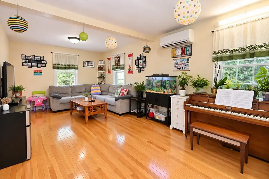 10 Watch St, Rochdale, MA 01542 - #3