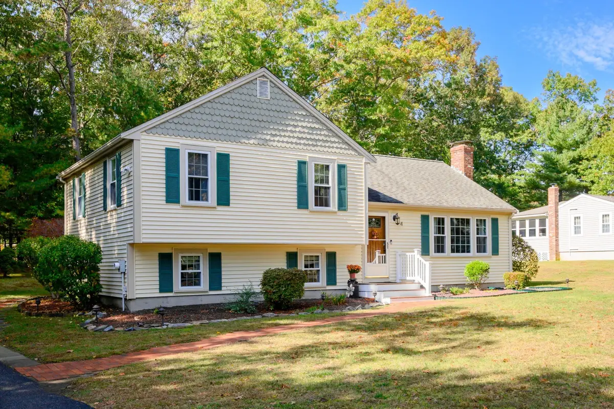 4 Charlotte Dr, Plymouth, MA 02360 - #1
