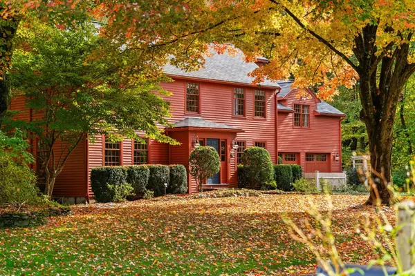 3 Buchan Rd, Andover, MA 01810