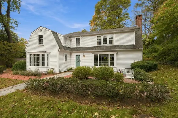 102 Central St, Hingham, MA 02043