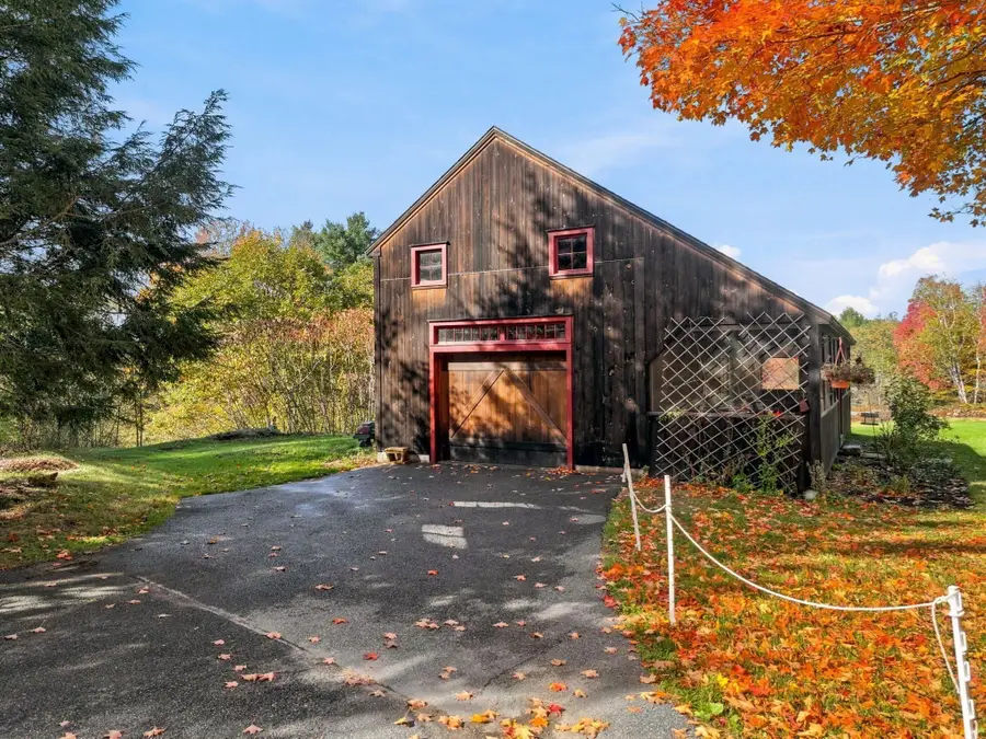 82 Hardwick Rd, Petersham, MA 01366 - #3