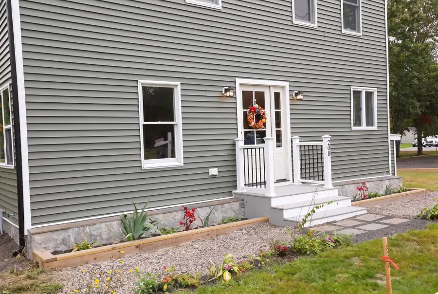 208 Rhode Island Rd, Lakeville, MA 02347 - #2