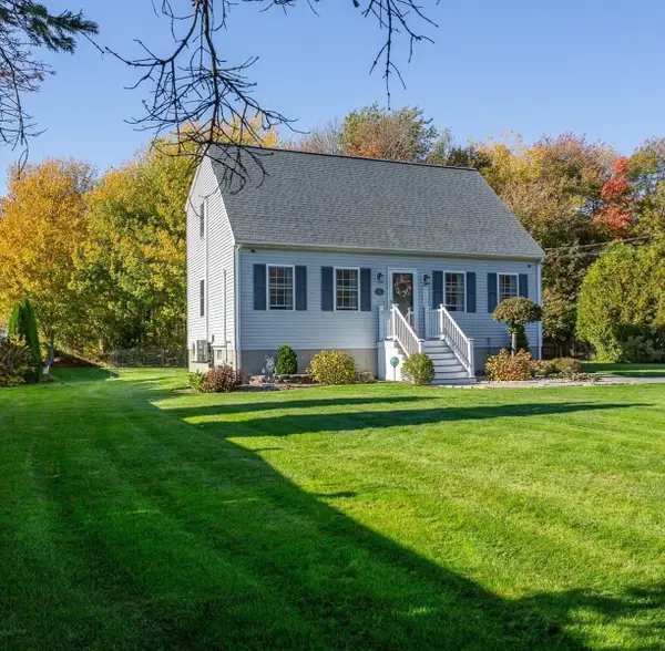 35 Water St, Somerset, MA 02726