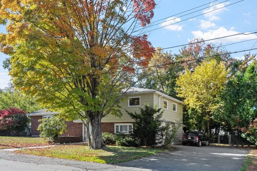 9 Randolph Rd, Stoneham, MA 02180 - #3