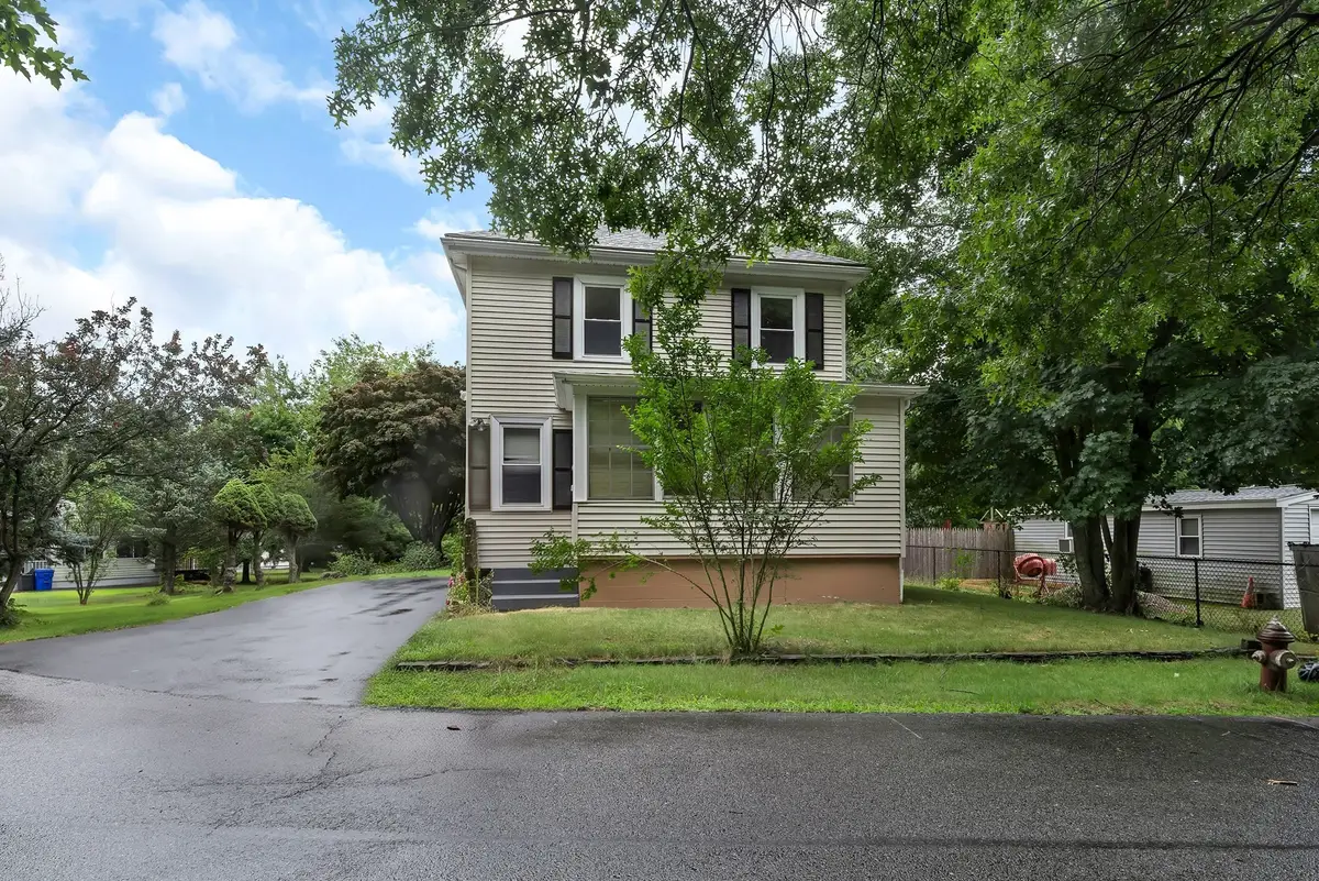 2 Clarendon St, Taunton, MA 02780 - #1