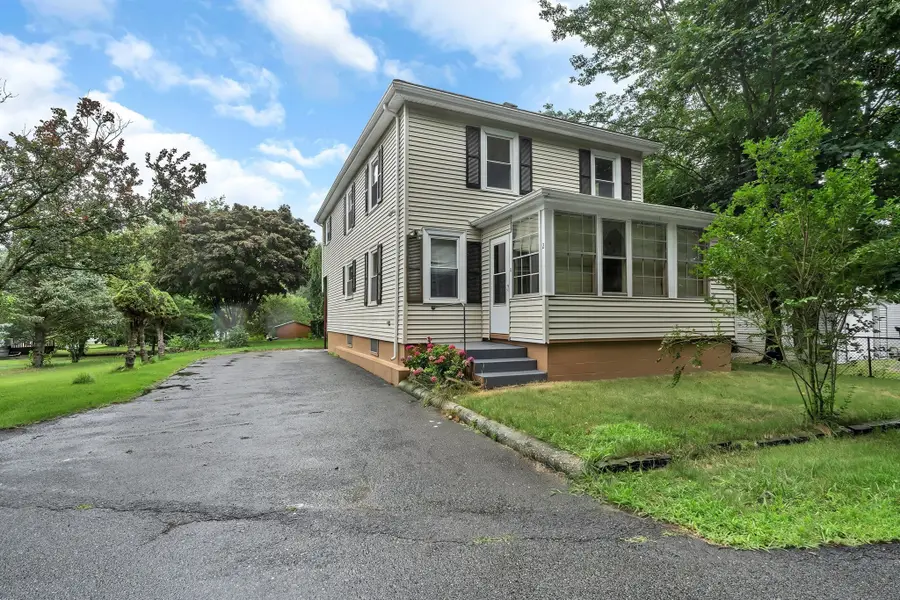 2 Clarendon St, Taunton, MA 02780 - #3