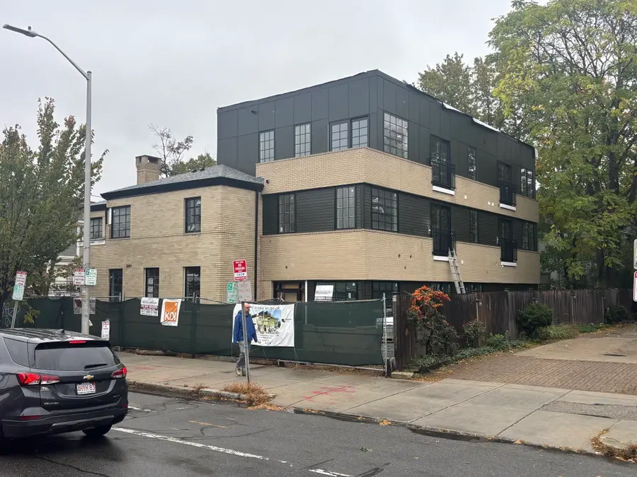 2161 Massachusettes Ave #202, Cambridge, MA 02140 - #2