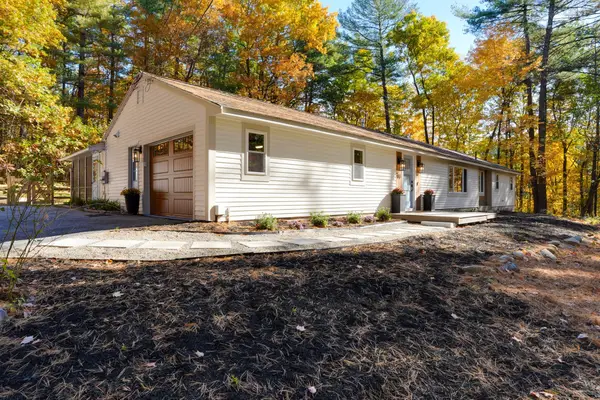 91 Hartwell Ave, Littleton, MA 01460