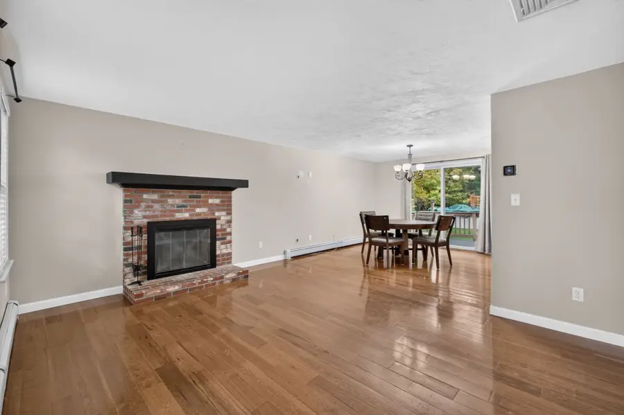 45 Metacomet Ave, East Taunton, MA 02718 - #3