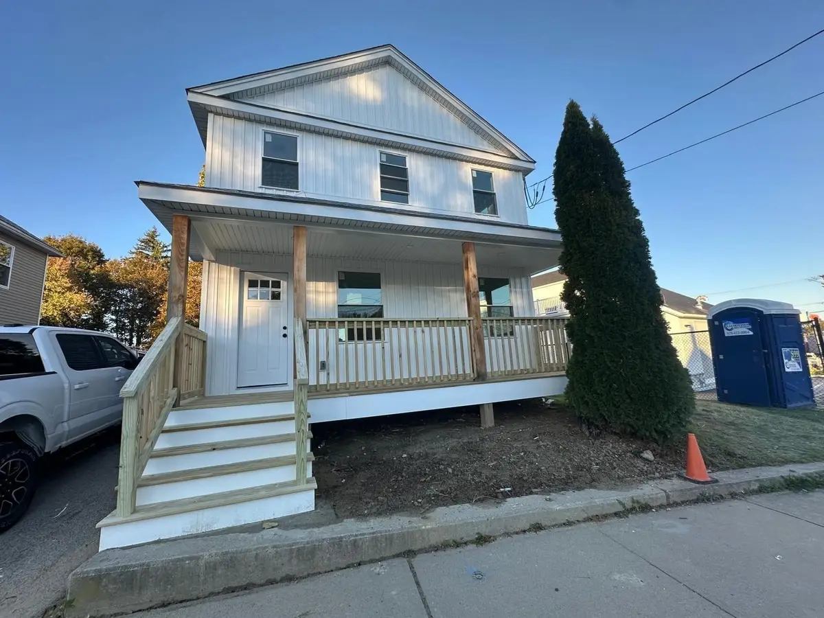 8 Thompson Rd, Webster, MA 01570 - #1
