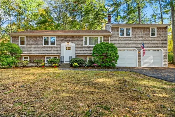 528 Spring St, Hanson, MA 02341