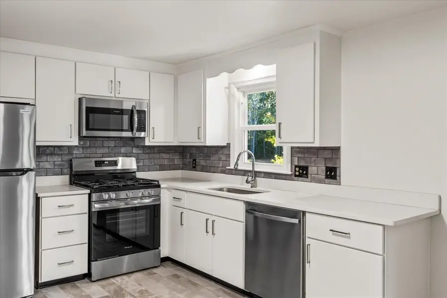 528 Spring St, Hanson, MA 02341 - #2