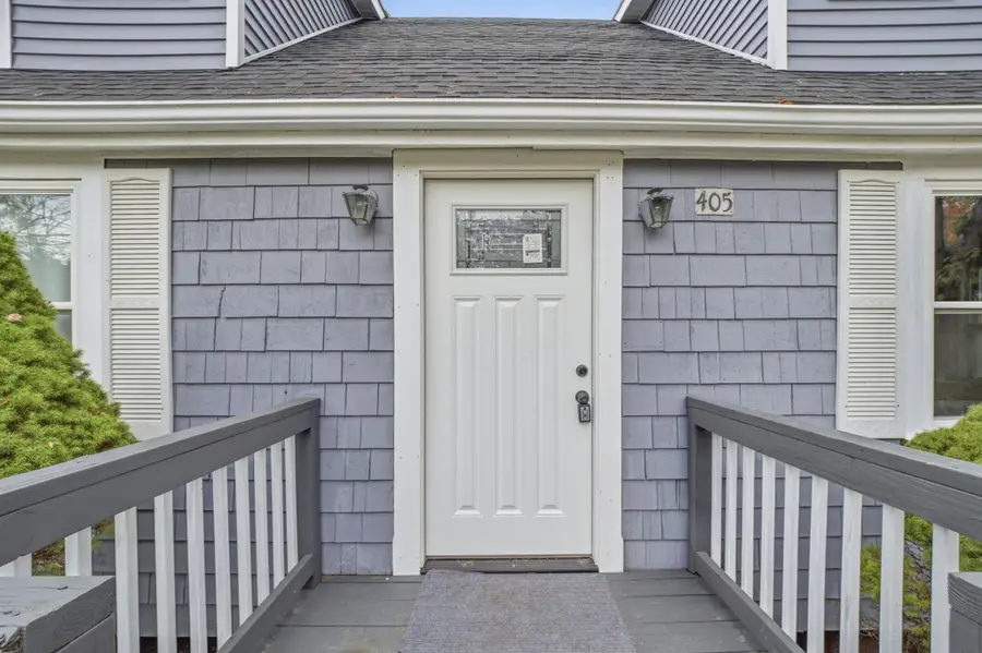 405 Plymouth St, Holbrook, MA 02343 - #3