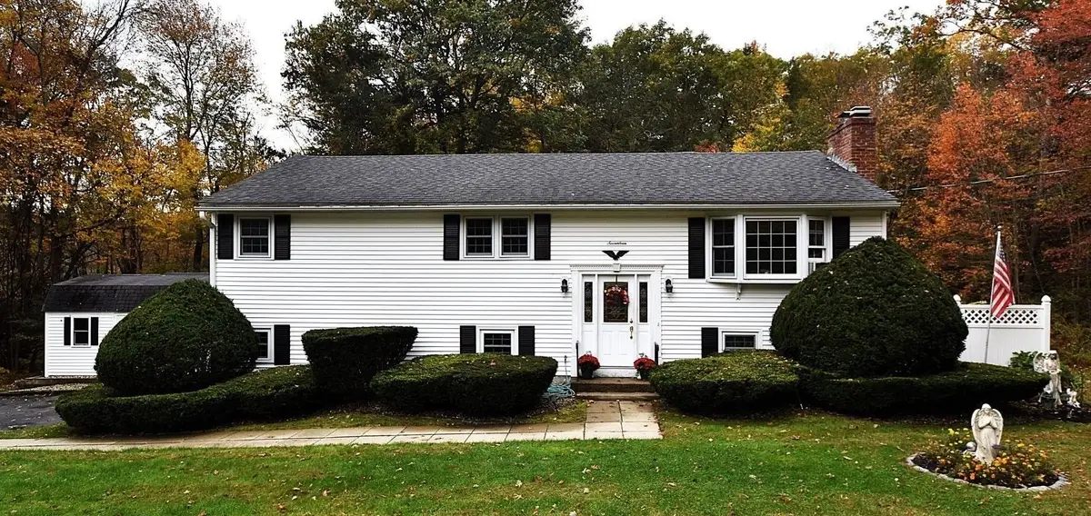 17 Wedgewood Ln, Millbury, MA 01527 - #1