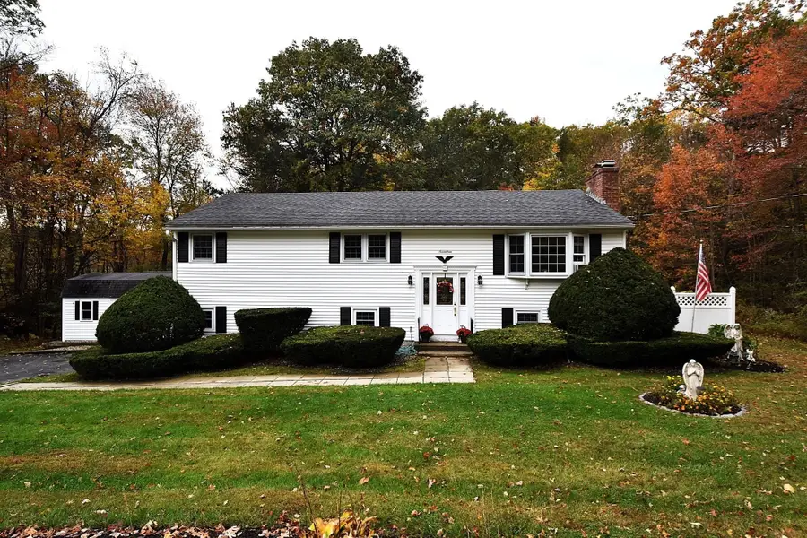 17 Wedgewood Ln, Millbury, MA 01527 - #2