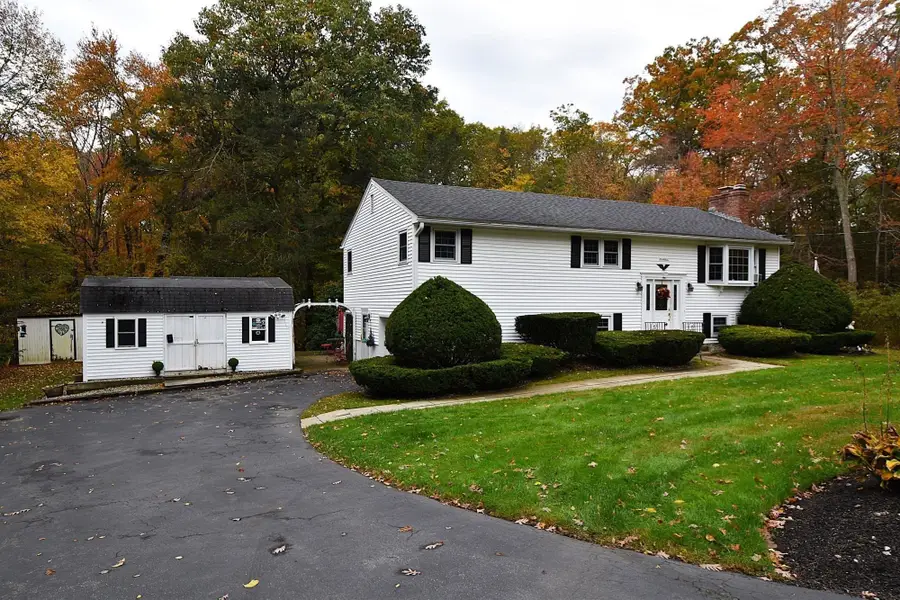 17 Wedgewood Ln, Millbury, MA 01527 - #3