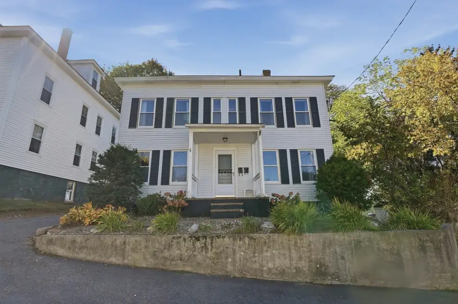 11 Front Street, Clinton, MA 01510 - #2