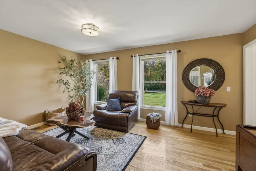 391 Bardwell St, Belchertown, MA 01007 - #3