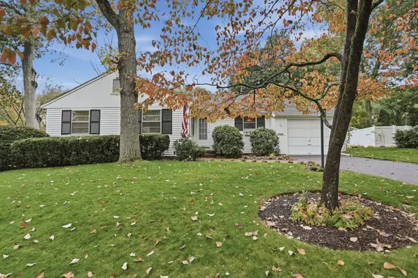 9 Beechwood Road, Ipswich, MA 01938