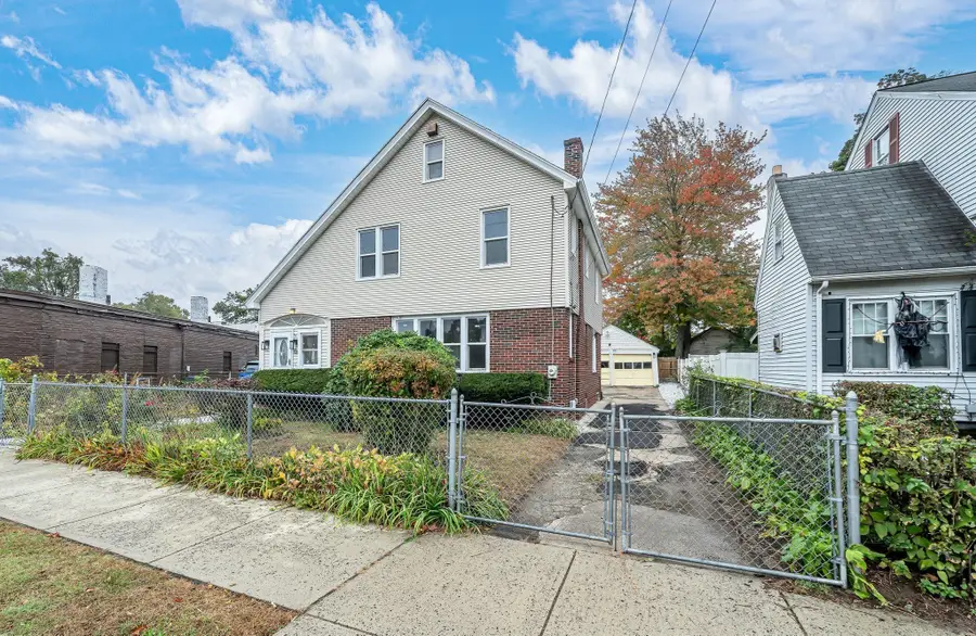 73 Santa Barbara St, Springfield, MA 01104 - #2