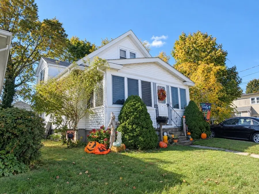 15 Baldwin St, East Providence, RI 02914 - #3